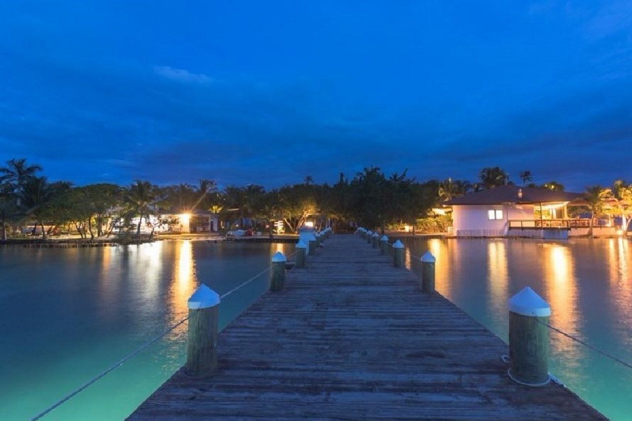 Hatchet Caye Island Resort (Adults Only) Placencia Exteriör bild